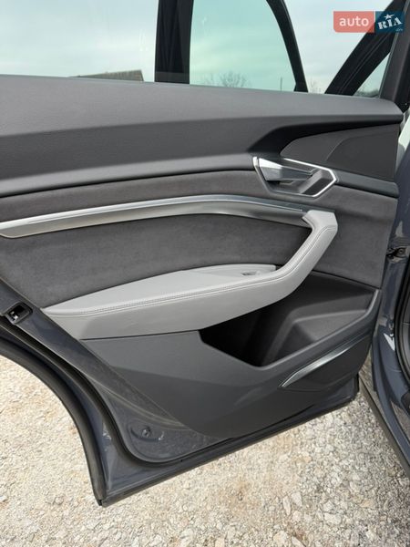 Внедорожник / Кроссовер Audi Q8 e-tron 2023 в Виннице