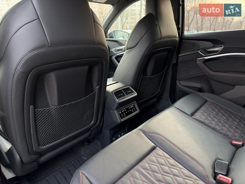 Внедорожник / Кроссовер Audi Q8 e-tron 2023 в Хмельницком