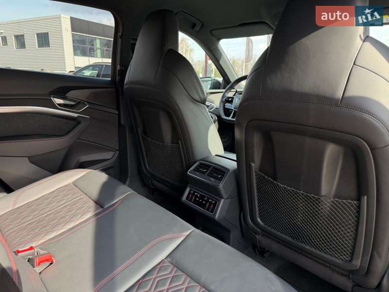 Внедорожник / Кроссовер Audi Q8 e-tron 2023 в Хмельницком