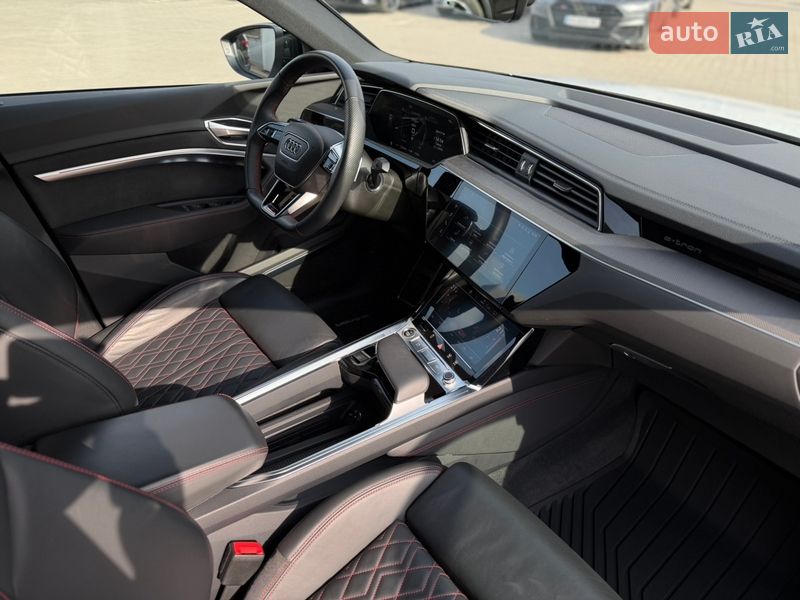 Внедорожник / Кроссовер Audi Q8 e-tron 2023 в Хмельницком