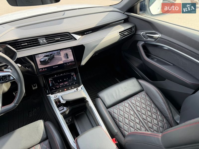 Внедорожник / Кроссовер Audi Q8 e-tron 2023 в Хмельницком