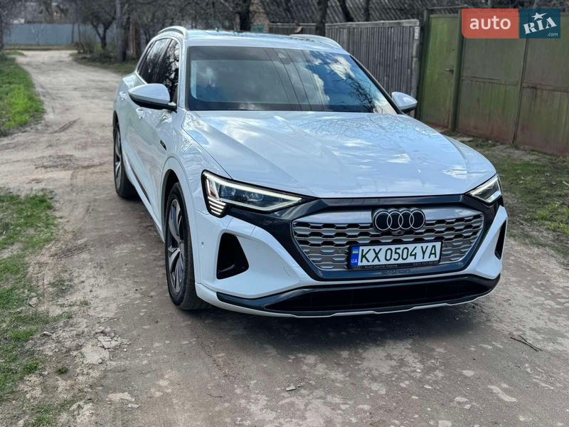 Внедорожник / Кроссовер Audi Q8 e-tron 2023 в Харькове