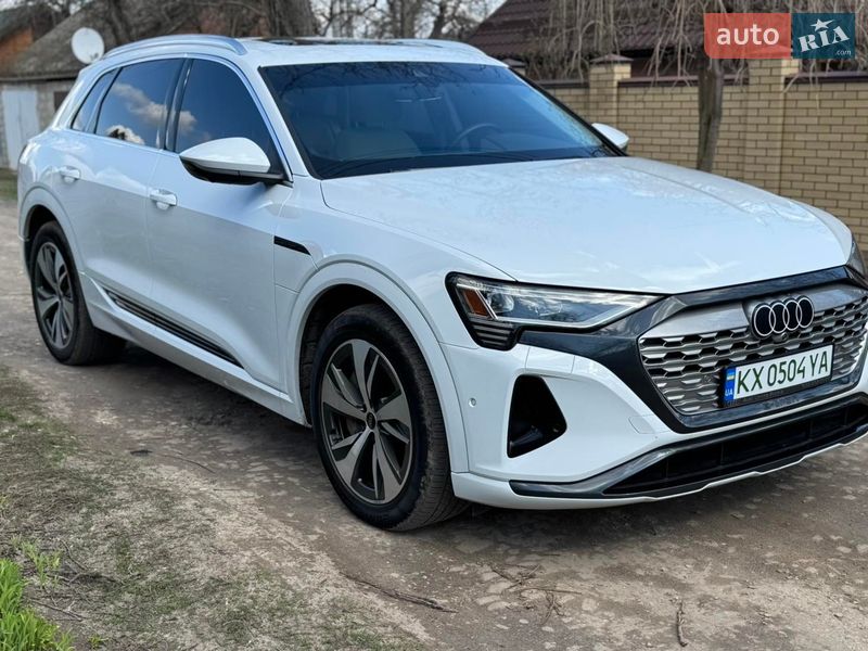 Внедорожник / Кроссовер Audi Q8 e-tron 2023 в Харькове