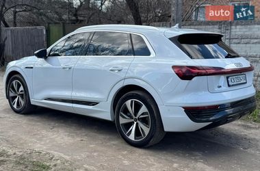 Внедорожник / Кроссовер Audi Q8 e-tron 2023 в Харькове