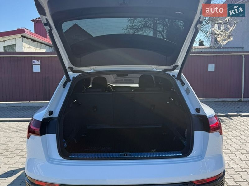 Внедорожник / Кроссовер Audi Q8 e-tron 2023 в Одессе