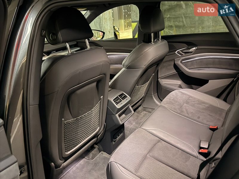 Внедорожник / Кроссовер Audi Q8 e-tron 2024 в Киеве