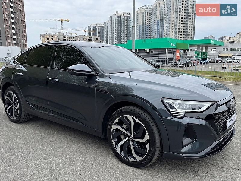 Внедорожник / Кроссовер Audi Q8 e-tron 2024 в Киеве
