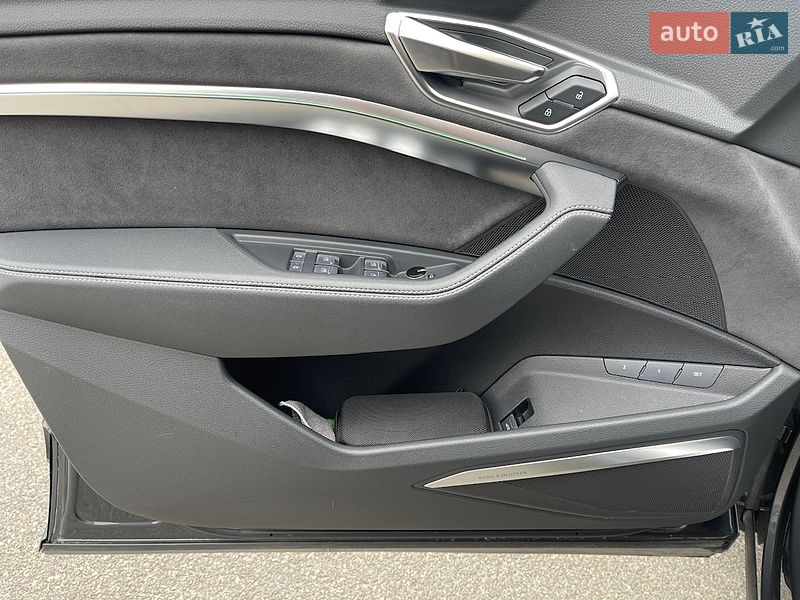 Внедорожник / Кроссовер Audi Q8 e-tron 2024 в Киеве