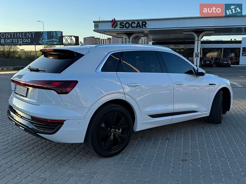 Внедорожник / Кроссовер Audi Q8 e-tron 2023 в Львове