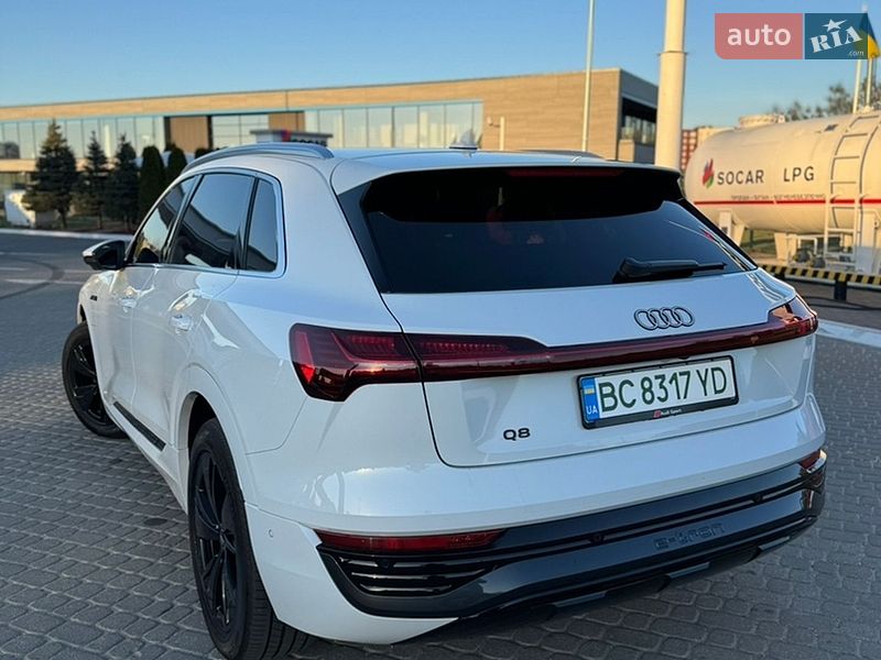 Внедорожник / Кроссовер Audi Q8 e-tron 2023 в Львове
