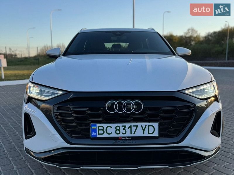 Внедорожник / Кроссовер Audi Q8 e-tron 2023 в Львове