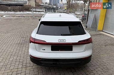 Внедорожник / Кроссовер Audi Q8 e-tron 2023 в Ужгороде