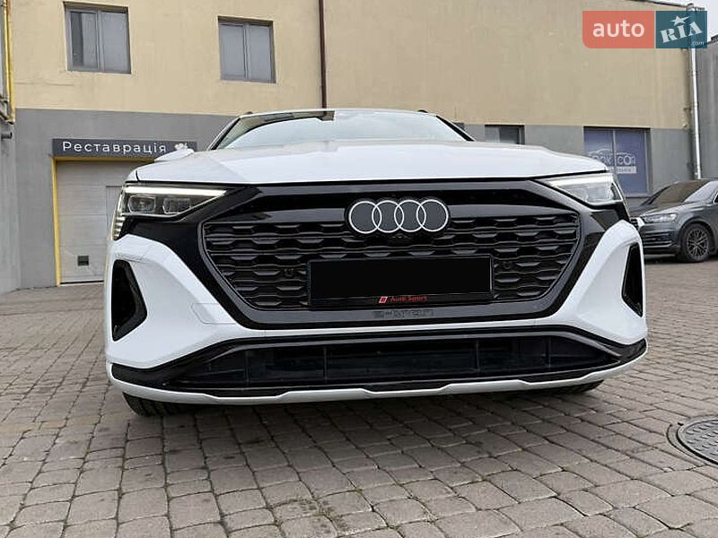 Внедорожник / Кроссовер Audi Q8 e-tron 2023 в Ужгороде