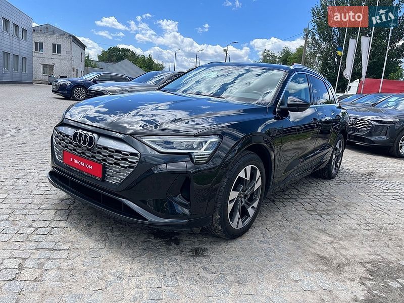 Внедорожник / Кроссовер Audi Q8 e-tron 2023 в Днепре