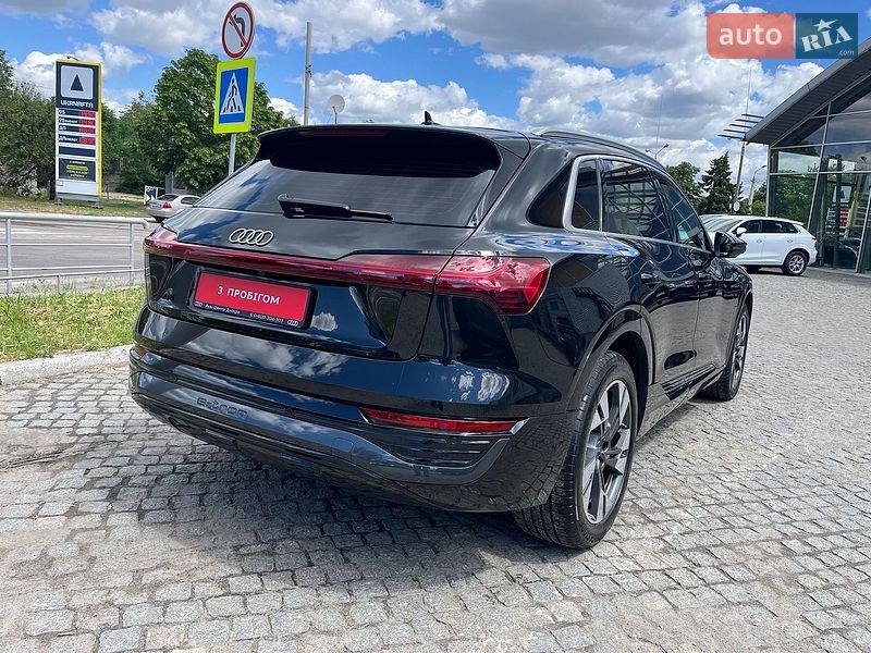 Внедорожник / Кроссовер Audi Q8 e-tron 2023 в Днепре