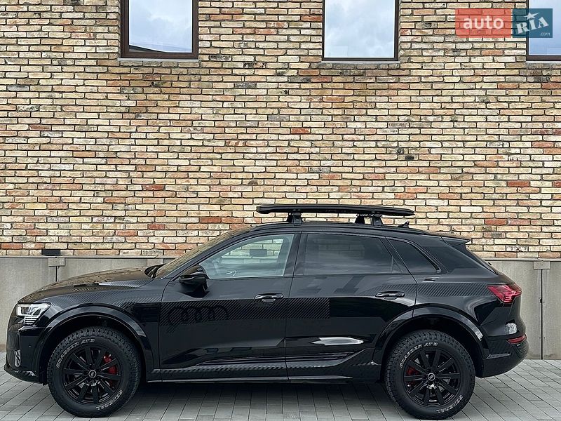 Внедорожник / Кроссовер Audi Q8 e-tron 2024 в Луцке