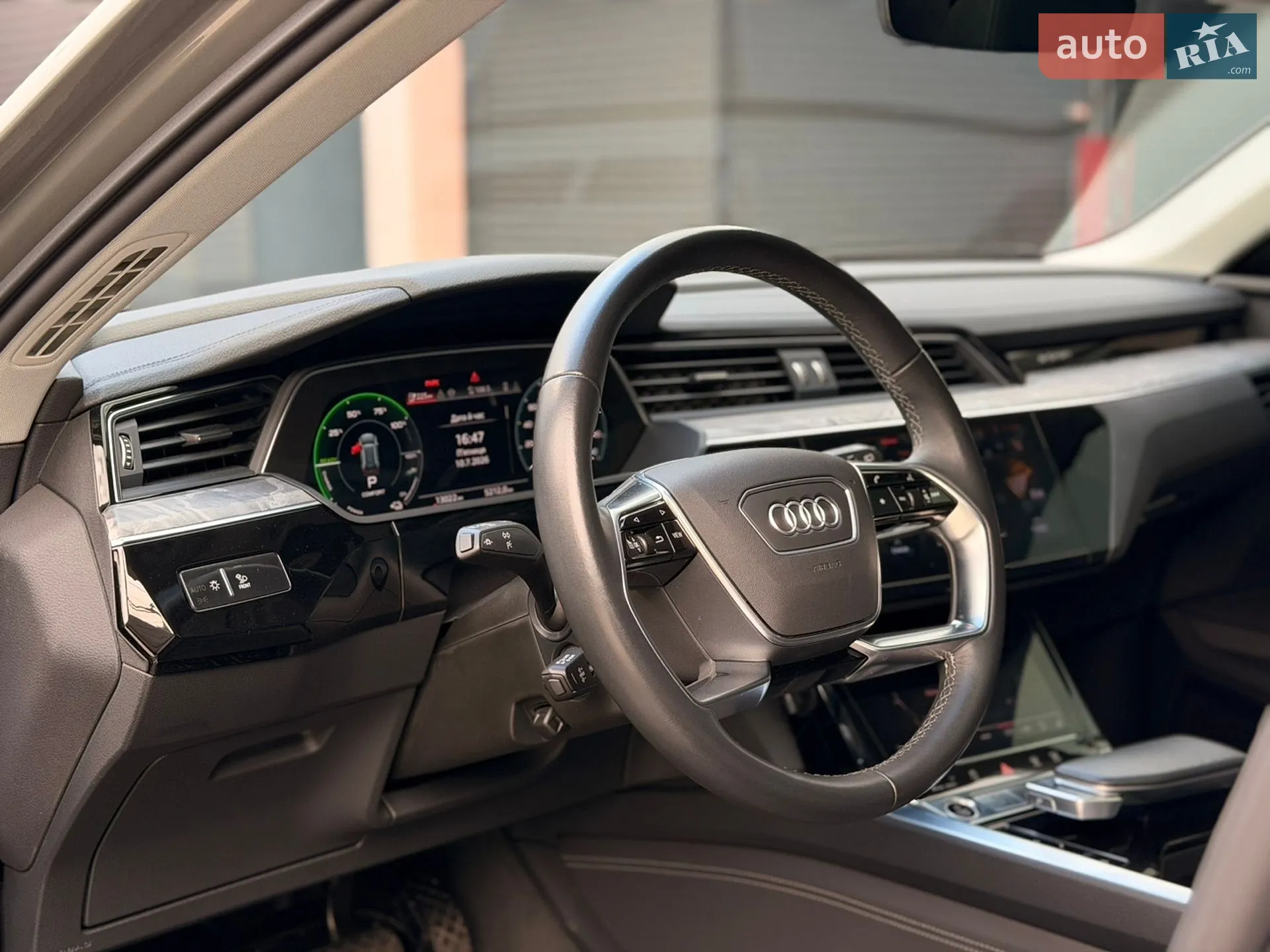 2023 Audi Q8 - мініатюра 18