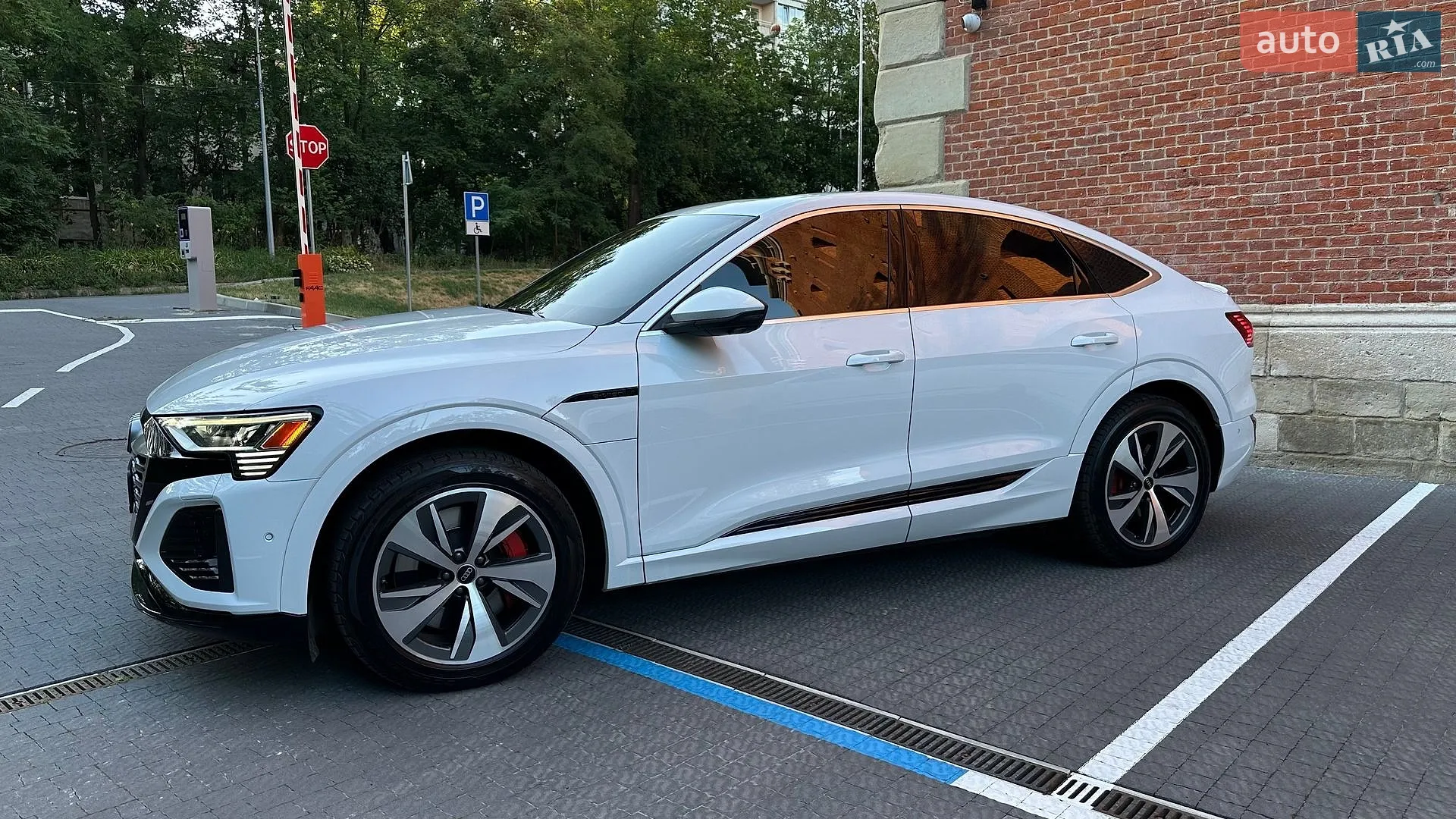 2023 Audi Q8 - мініатюра 2
