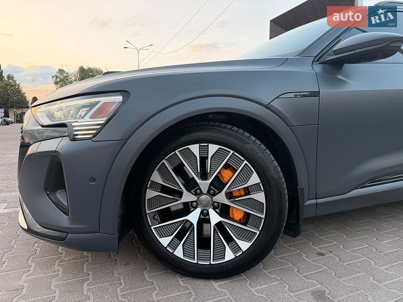 Позашляховик / Кросовер Audi Q8 e-tron 2023 в Житомирі