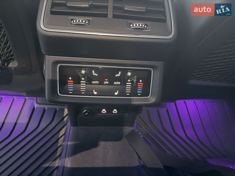 Позашляховик / Кросовер Audi Q8 e-tron 2023 в Житомирі