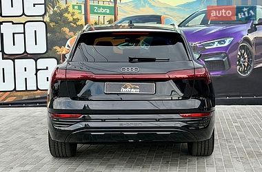 Позашляховик / Кросовер Audi Q8 e-tron 2023 в Львові