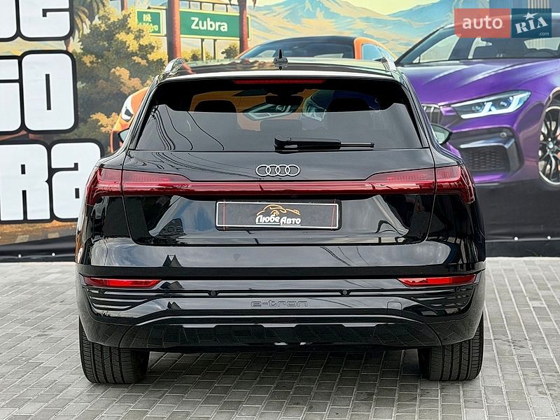 Позашляховик / Кросовер Audi Q8 e-tron 2023 в Львові