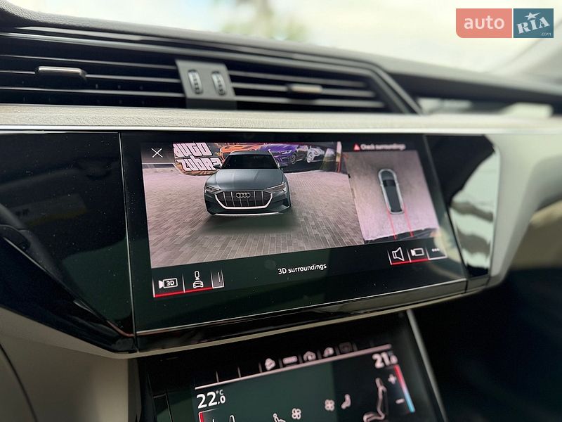 Позашляховик / Кросовер Audi Q8 e-tron 2023 в Львові