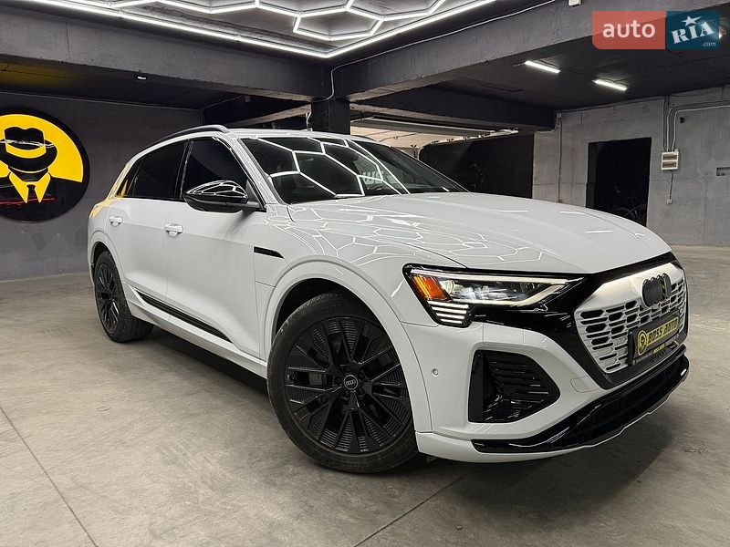Внедорожник / Кроссовер Audi Q8 e-tron 2023 в Ивано-Франковске