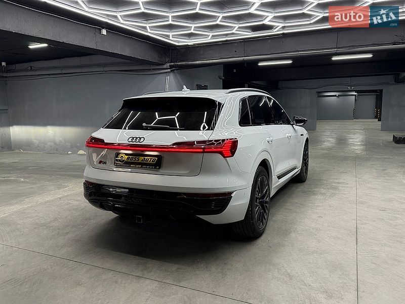 Внедорожник / Кроссовер Audi Q8 e-tron 2023 в Ивано-Франковске