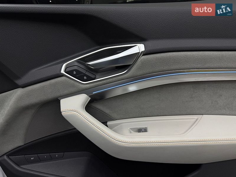 Внедорожник / Кроссовер Audi Q8 e-tron 2023 в Ивано-Франковске