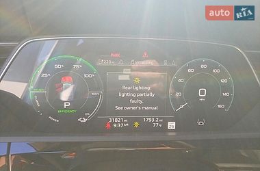 Позашляховик / Кросовер Audi Q8 e-tron 2024 в Львові