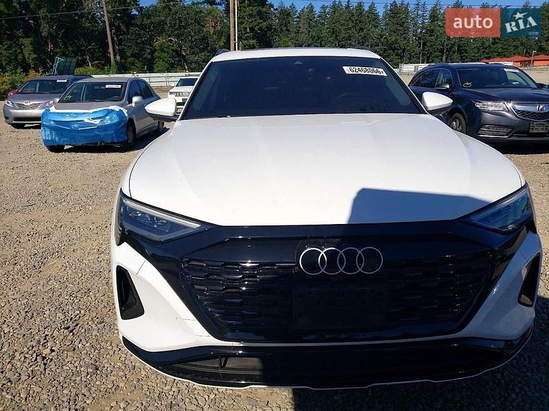 Позашляховик / Кросовер Audi Q8 e-tron 2024 в Львові