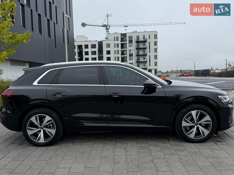 Внедорожник / Кроссовер Audi Q8 e-tron 2023 в Ровно