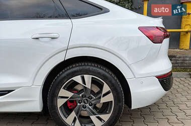Внедорожник / Кроссовер Audi Q8 Sportback e-tron 2023 в 