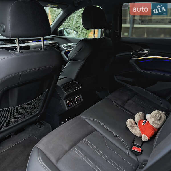 Внедорожник / Кроссовер Audi Q8 Sportback e-tron 2023 в Черновцах