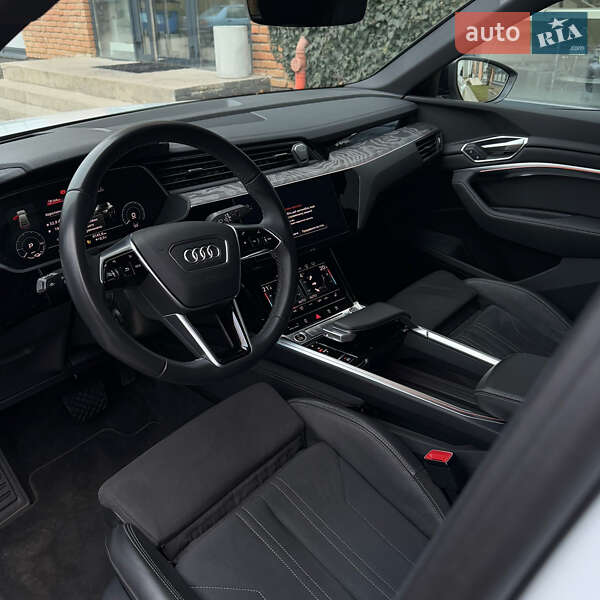 Внедорожник / Кроссовер Audi Q8 Sportback e-tron 2023 в Черновцах