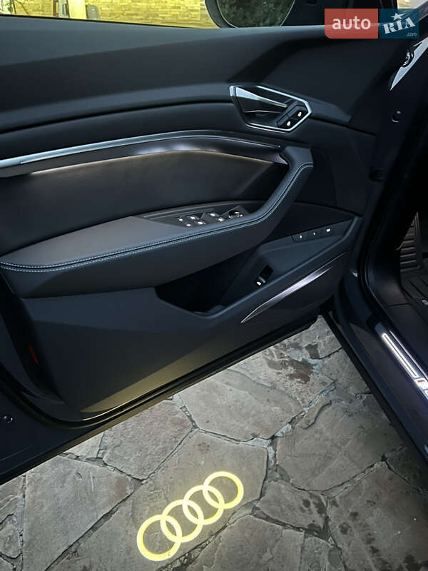 Внедорожник / Кроссовер Audi Q8 Sportback e-tron 2023 в Харькове