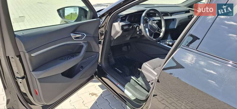 Внедорожник / Кроссовер Audi Q8 Sportback e-tron 2023 в Львове