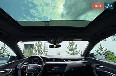 Внедорожник / Кроссовер Audi Q8 Sportback e-tron 2023 в 