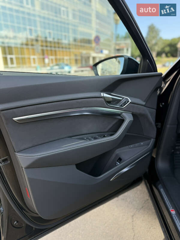 Внедорожник / Кроссовер Audi Q8 Sportback e-tron 2023 в Одессе