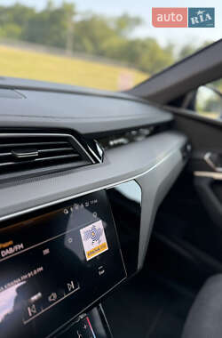 Внедорожник / Кроссовер Audi Q8 Sportback e-tron 2023 в 
