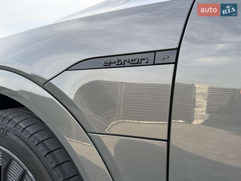 Внедорожник / Кроссовер Audi Q8 Sportback e-tron 2023 в Черновцах
