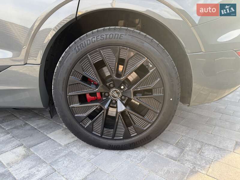 Внедорожник / Кроссовер Audi Q8 Sportback e-tron 2023 в Черновцах