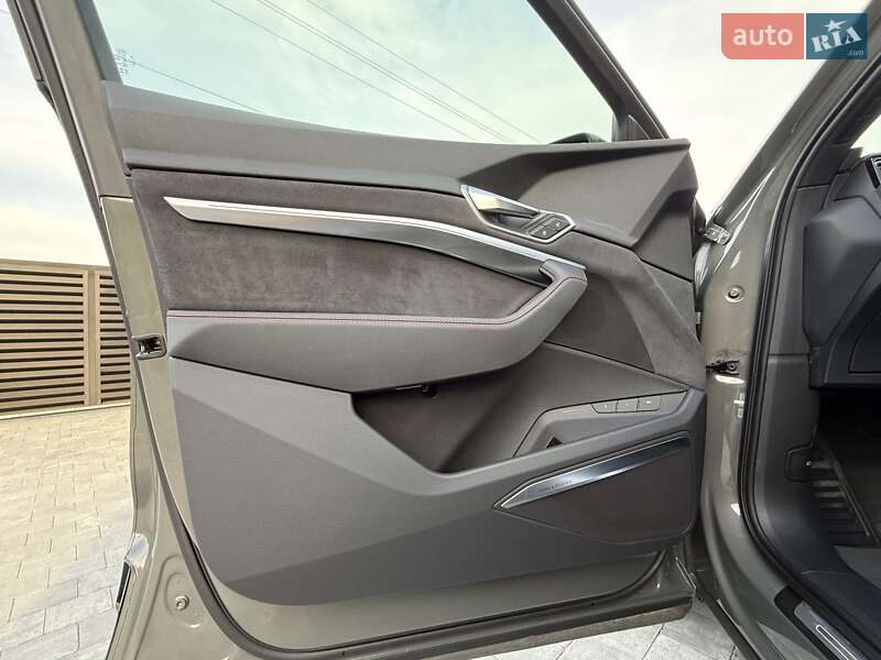 Внедорожник / Кроссовер Audi Q8 Sportback e-tron 2023 в Черновцах