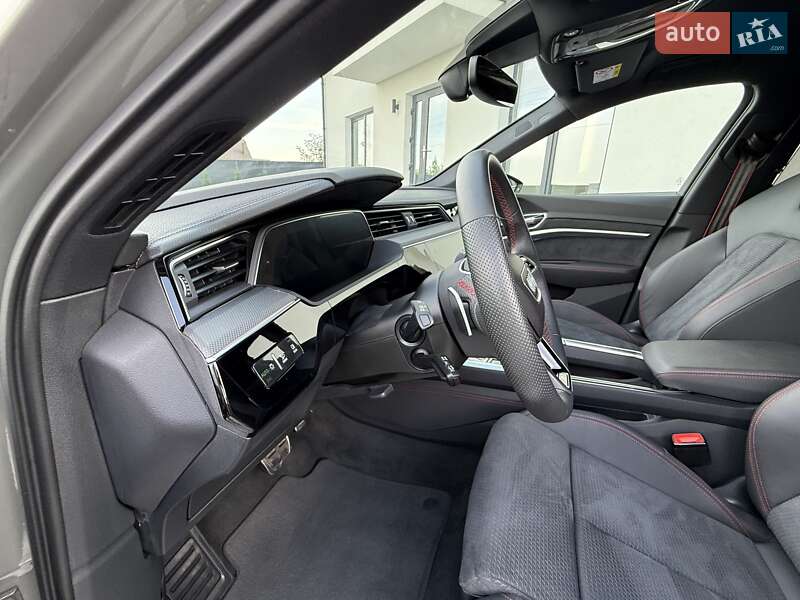 Внедорожник / Кроссовер Audi Q8 Sportback e-tron 2023 в Черновцах