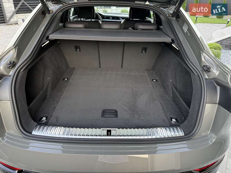 Внедорожник / Кроссовер Audi Q8 Sportback e-tron 2023 в Черновцах