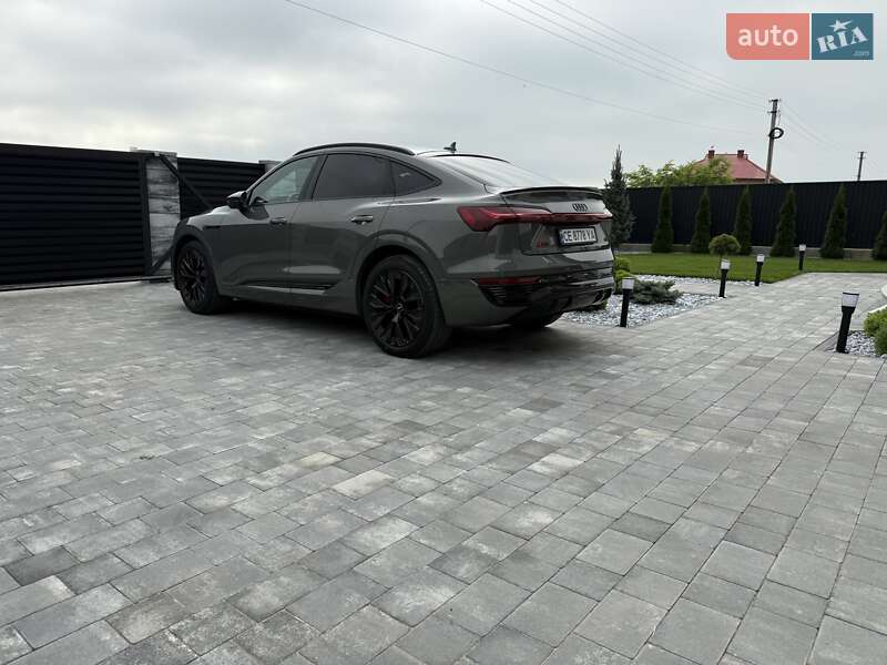 Внедорожник / Кроссовер Audi Q8 Sportback e-tron 2023 в Черновцах