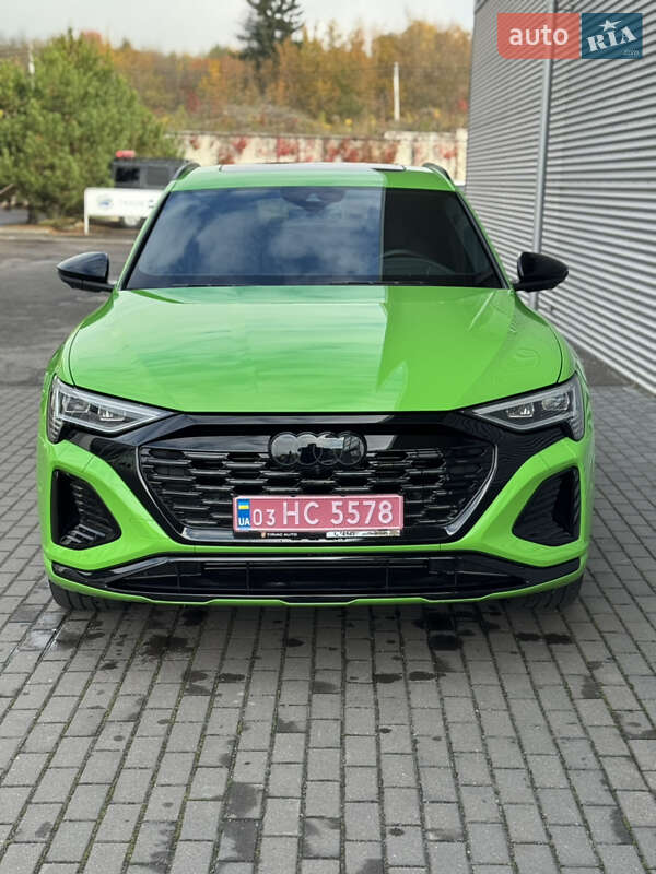 Позашляховик / Кросовер Audi Q8 Sportback e-tron 2023 в Рівному