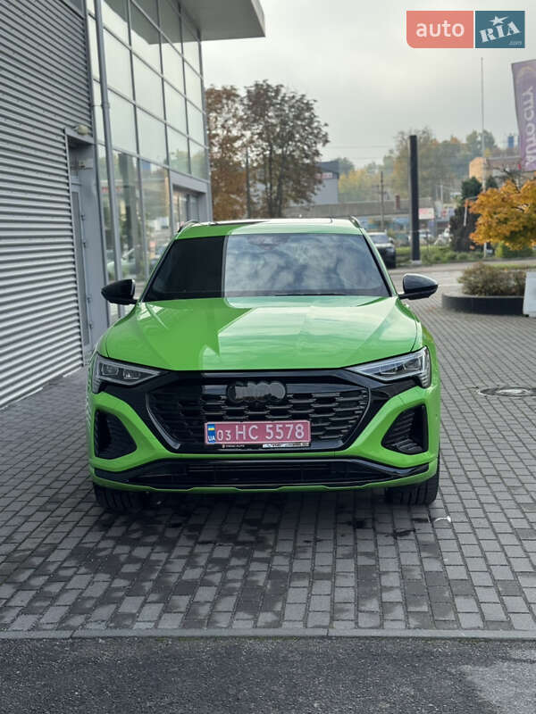 Позашляховик / Кросовер Audi Q8 Sportback e-tron 2023 в Рівному