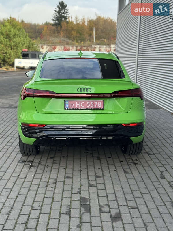 Позашляховик / Кросовер Audi Q8 Sportback e-tron 2023 в Рівному